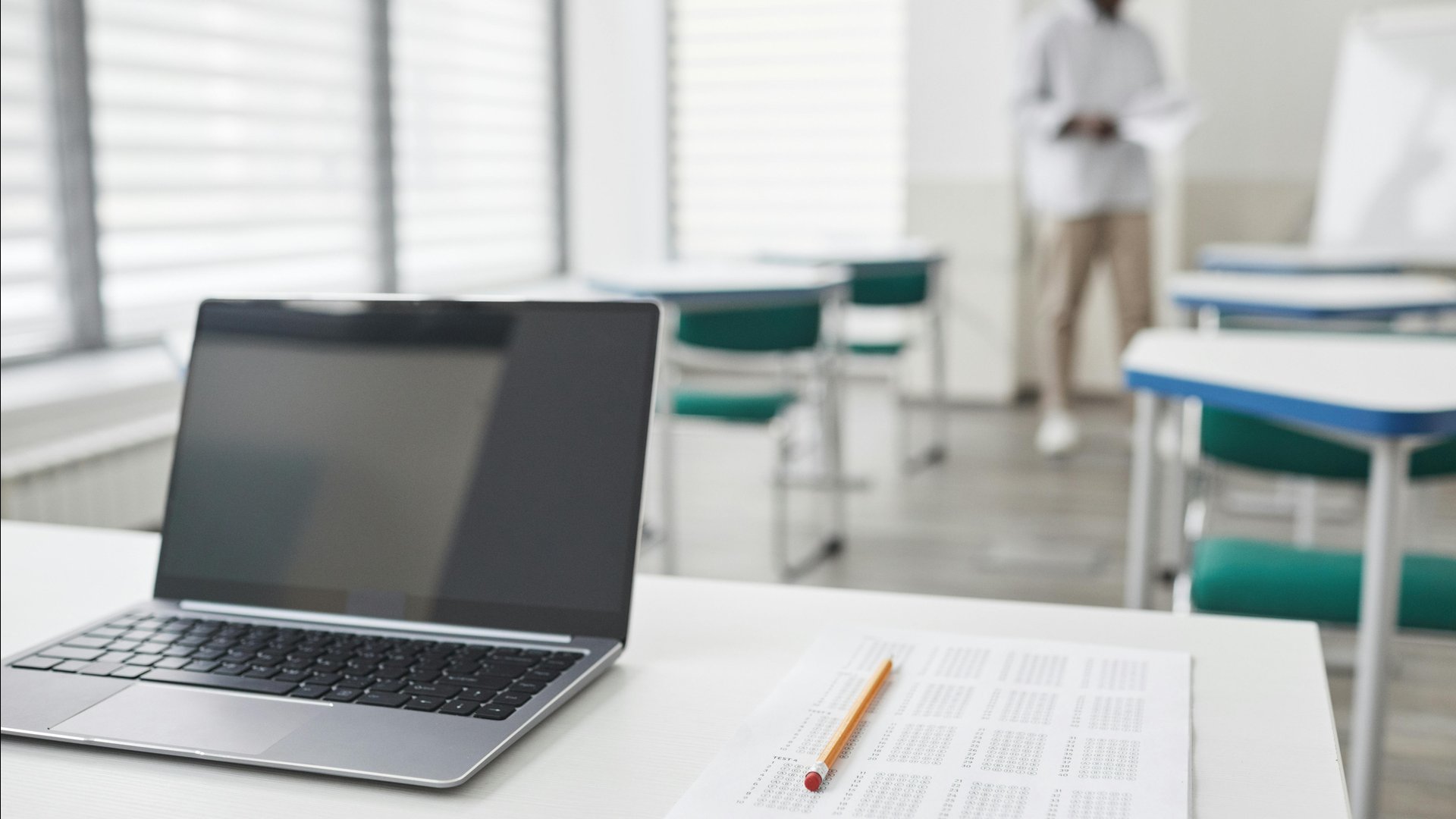 Why Vendor-Neutral Certifications Beat Vendor-Specific Ones — photo by Andy Barbour via Pexels