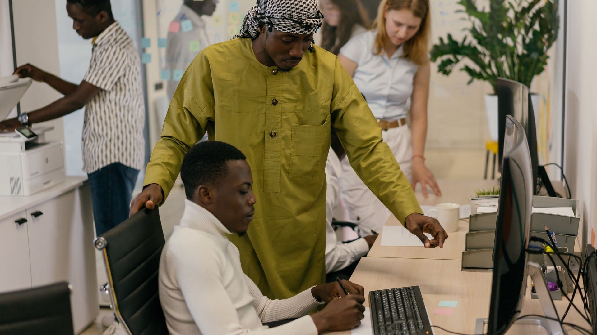 Why Canada Needs More Cybersecurity Professionals Right Now — photo by Mikhail Nilov via Pexels