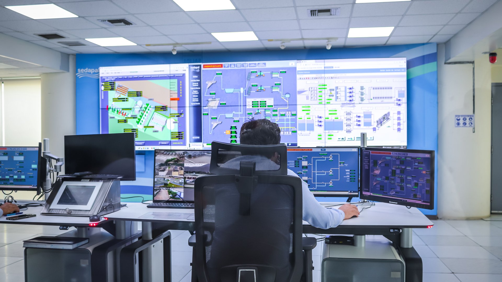 Advanced Persistent Threats (APTs): What They Are and How Canadian Organizations Defend Against Them — photo by Fernando Narvaez via Pexels
